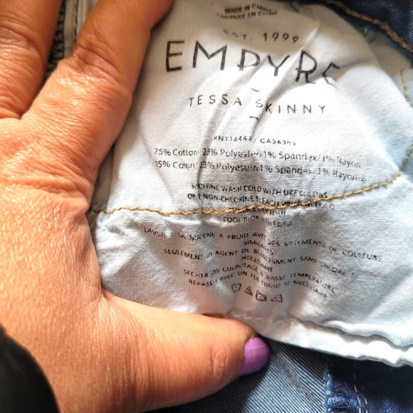 Two skinny jeans - Picture 3 of 16